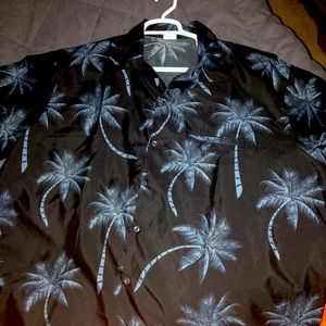 Men’s or women’s 3XL Hawaiian shirt with palm tree